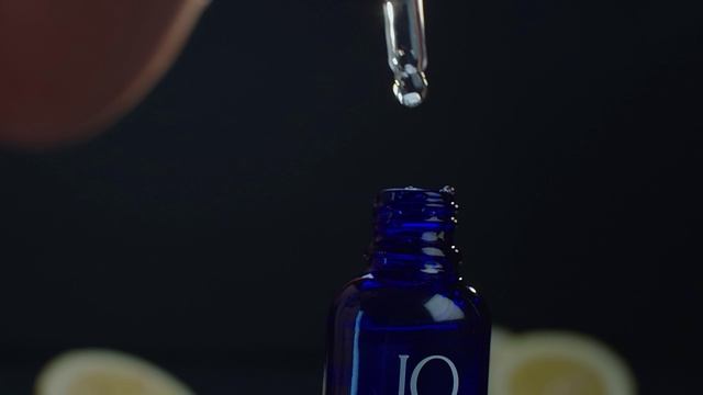 Сыворотка IQ BALANCE для лица с Пептидами Витамином С и Гиалуроновой кислотой
