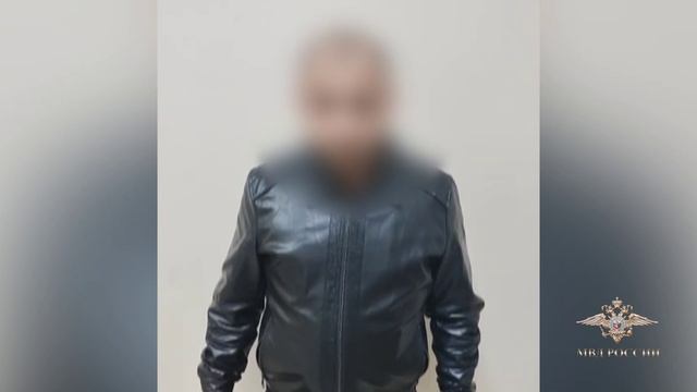 Полицейские задержали подозреваемого в краже денег с банковского счета участника СВО