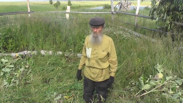 Приготавливаем место для костра в пятницу.  Вигвам и подиум.  23. 06. 2016