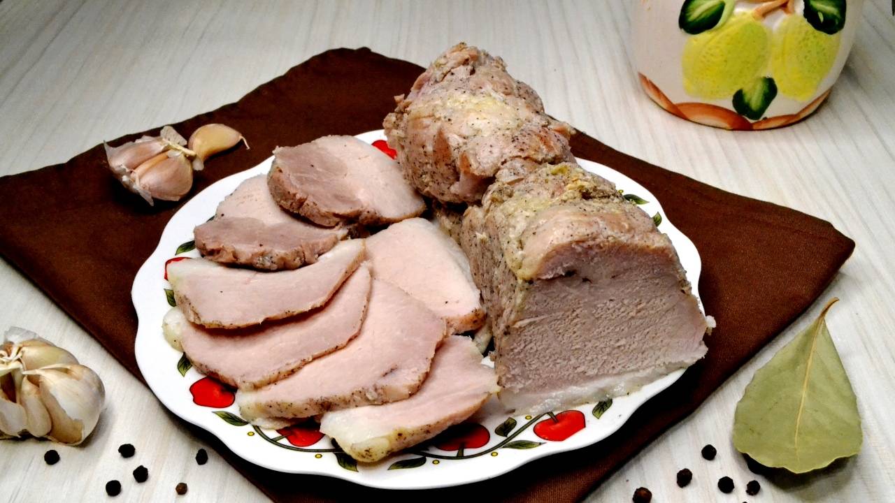 Мясо запеченное в фольге целым куском