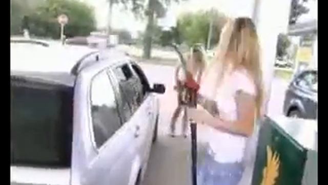 Блондинки за рулём