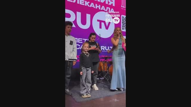 Звезды Русской Музыкальной Премии телеканала RU.TV выступили в «Три вокзала. Депо»