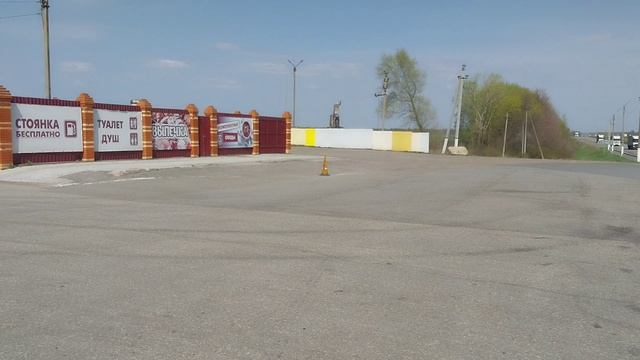В кадр попала карета скорой помощи. По больше спасенной жизни, а лучше без происшествий. #travel