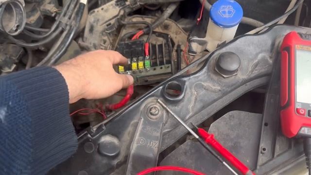 Ford Fusion не заводится иммо моргает не связи с блоками нет питания обд