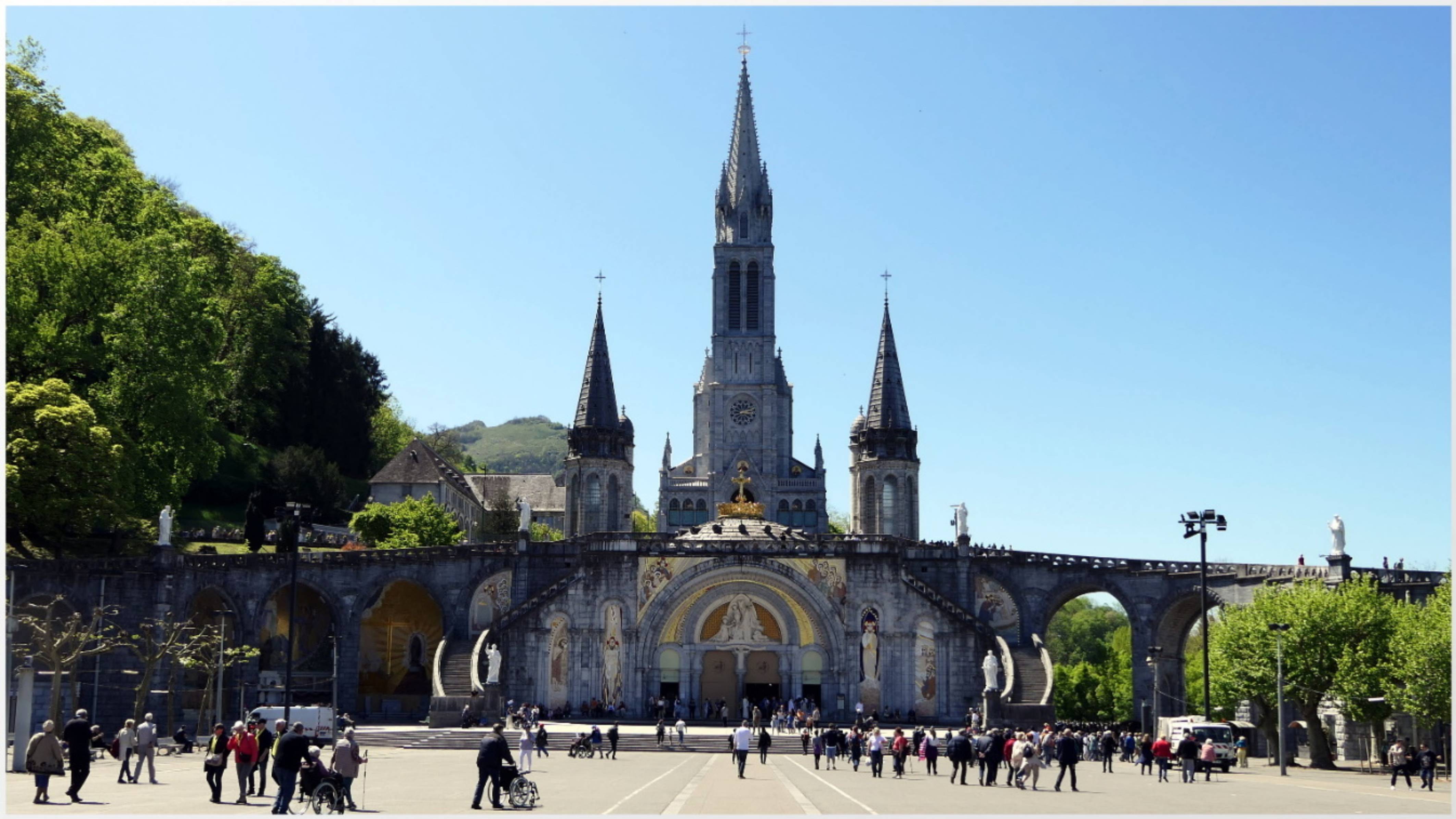 ☦ ⛪️ St. Pius X Basilica Lourdes France 🇫🇷  San Pio X Basilica Lourdes Francia Messe 💞🙏