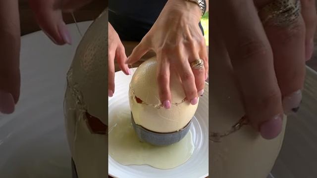 Яйцо страуса