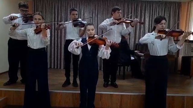 Ансамбль скрипачей