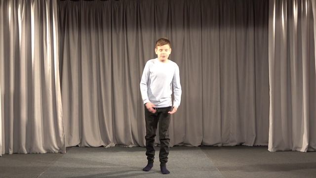 Стихотворение «Подарили ролики» Людмила Кудрявцева. Читает Марк Шиян.