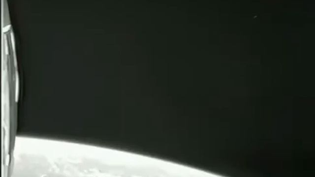 NASA отслеживает НЛО, покидающий Землю?
