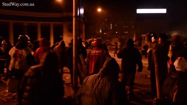 20.01.14. Сутички на Грушевського: Катапульта, снайпери, бензин