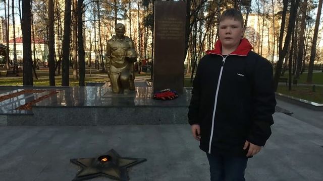 Якунькин Егор. Катерина Радченко. "По Красной площади идёт в шинель одетая Россия"