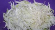 Салат из пекинской капусты, моркови и огурца