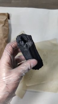 На обзоре древесно-угольный брикет - народный Король жара
