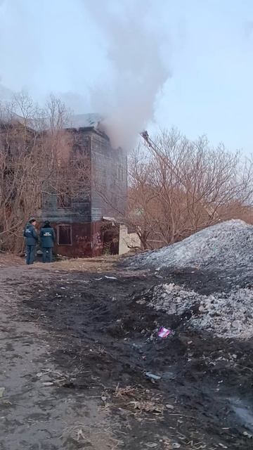 На СРВ горел дом , не знаю был ли кто то внутри
