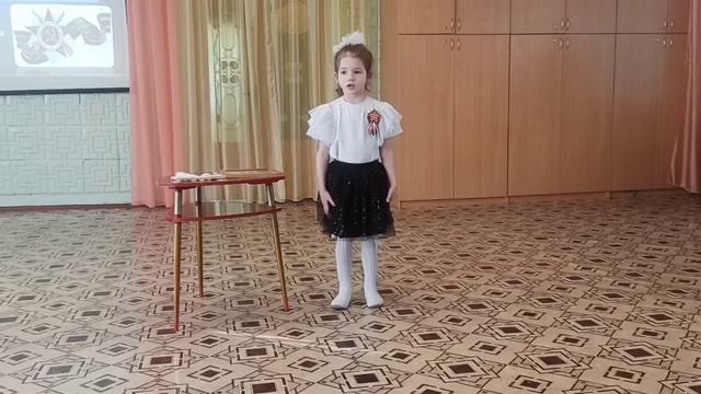 В. Туров - "Дедушкин портрет"
Чтение стихотворения