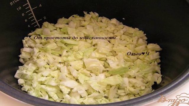 Тушеная капуста с двумя видами чечевицы и орегано