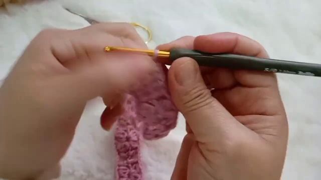PALA INFANTIL com  FLORES   De 3 anos a 4 anos .