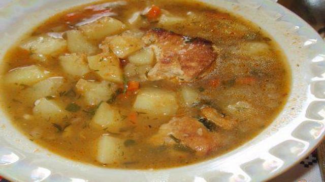 Картошка тушеная со свининой