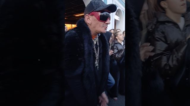 ПИТЕР 💖ТАНЦОР МАЙКЛ 🤗ОТЖИГАЕТ С ДЕВОЧКАМИ 😍🌹🔥💋НА НЕВСКОМ ПРОСПЕКТЕ 💖