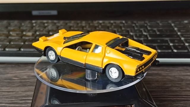 Ferrari sakura 1:43