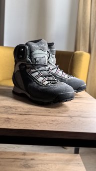 Продаются туристические ботинки 39 / 40 Quechua Decathlon