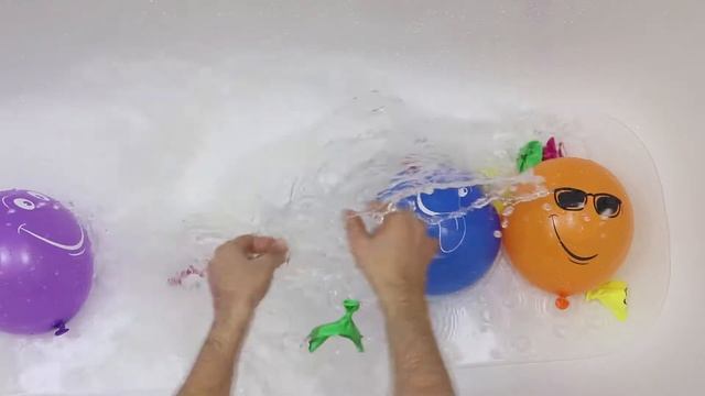 Воздушные шарики с водой Учим цвета для детей Развивающее видео Песня Семья пальчиков Лопаем шарики