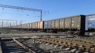 Электровоз 2ЭС5К-074 с грузовым поездом