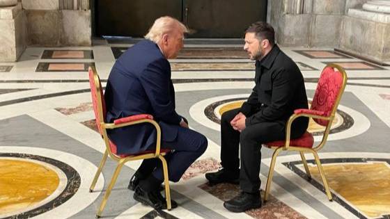 Трамп разъяснил Зеленскому в Ватикане, что Россия намного больше и сильнее