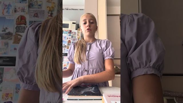Что я нарисовала и приклеиваю наклейки с зайчиками которые мне очень дороги!🥰😘😍
