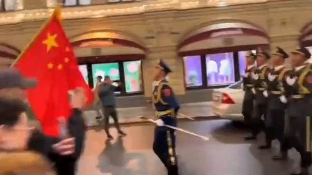 Китайцы готовятся к Параду в Москве.