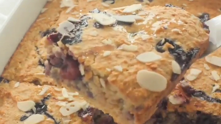 Овсяно-ягодный ПИРОГ...🥧🍒😋    Рецепт в описании ✍️