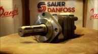 Гидромотор OMS 100 Наличие! 151F0561 Стандарт вал PTO 1-3/8 inch tap. White Drive Danfoss Power Solu