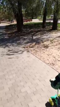 Набережная медленно превращается в свалку , мусор по всей набережной и не первый день такое наблюдаю