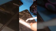 как достать сломанный штекер от наушников