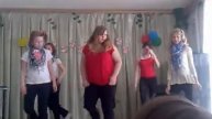 Николь Шерзингер нервно курит в сторонке).mp4