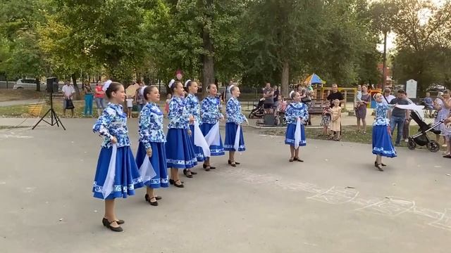 танец Вечер вечер матушка #upskirt#казачий#танец