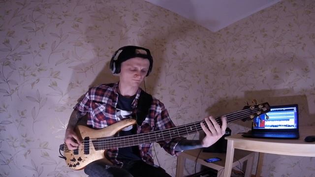 Megadeth - Lucretia (bass playthrough)