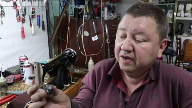 Подольская 2M. Обрыв нити снизу об челнок