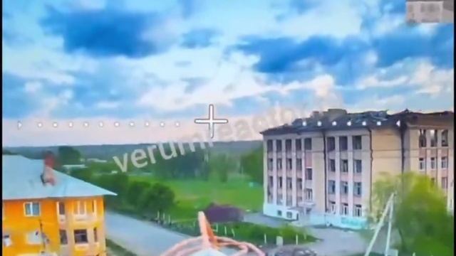 FPV Дрон на оптоволокне залетает в бронеавтомобиль ВСУ во время выгрузки десанта в н.п Константиновк