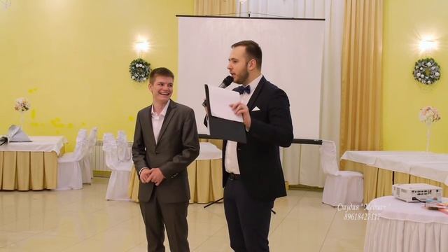 [v-s.mobi]Гость спел на свадьбе в Элисте. Ведущий был в шоке!!! Поет Иоанн Грищенко.