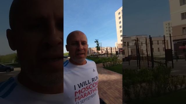 Мирное небо, созидательный труд залог достойного будущего, и весна, символ обновления и продолжения
