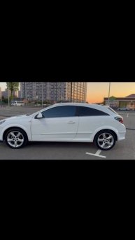 Opel Astra GTC 2011г. 1.8 140л.с.