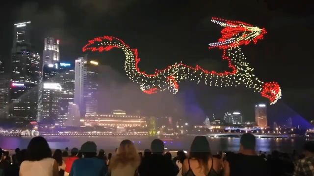 Ошеломляющее шоу. Летающий Дракон 🐉 из дронов.