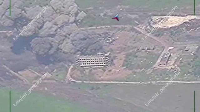 Авиаудар по ПВД укронацистов  425-го ошп Скала