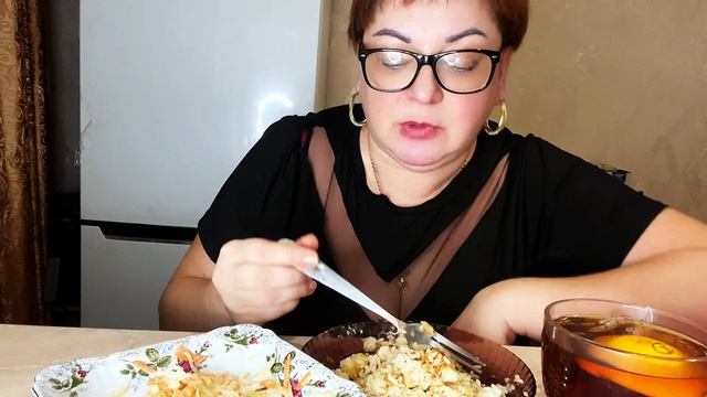 МУКБАНГ С КОШКОЙ🤭/НЕ ДЛЯ ИДЕАЛЬНЫХ😉/