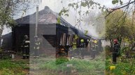 Два человека пострадали при пожаре в двух частных домах в Новой Москве