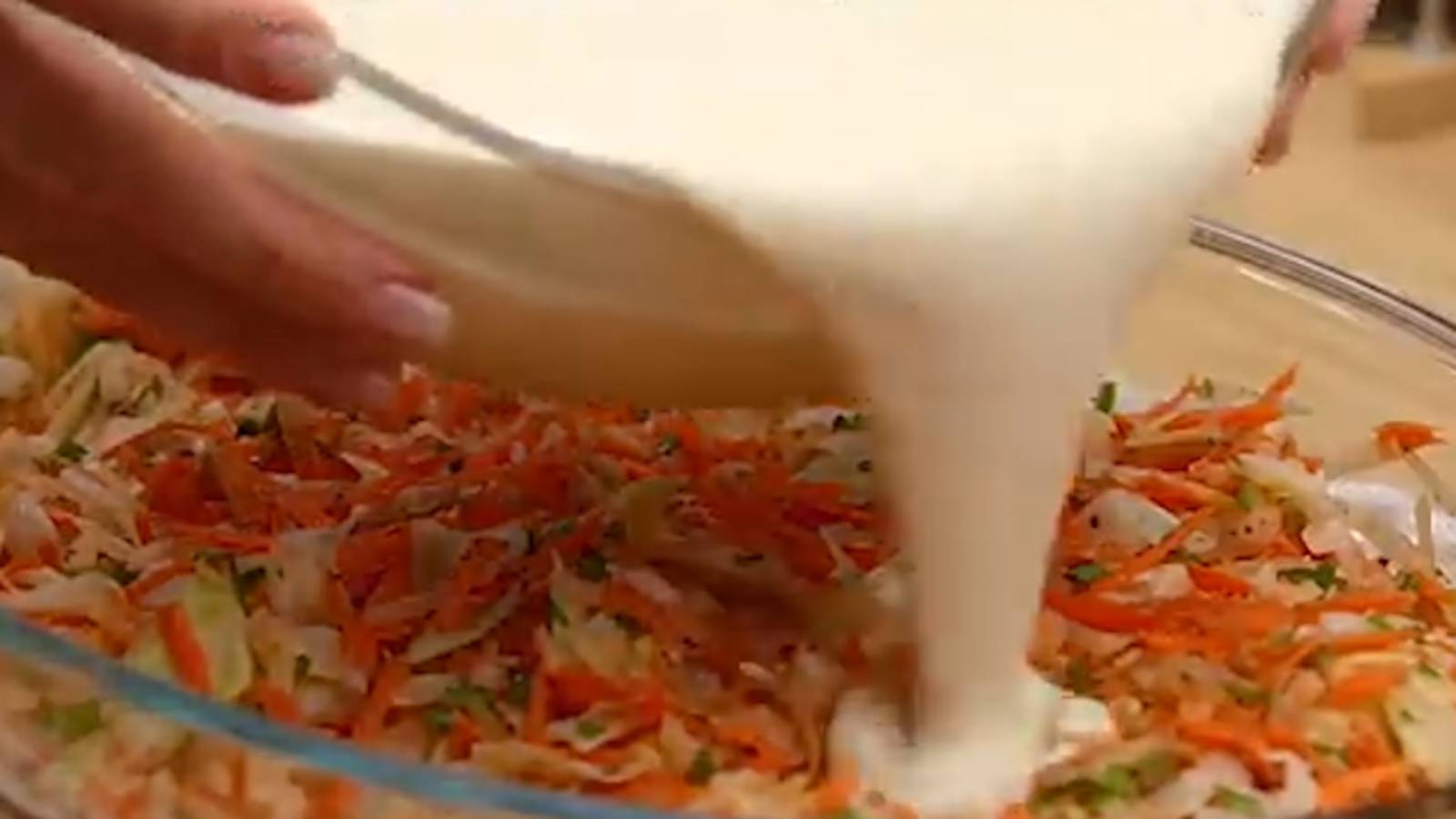 НЕВЕРОЯТНО ВКУСНО! ПРОСТОЙ РЕЦЕПТ КАПУСТЫ! Рецепт, который можно готовить все лето.