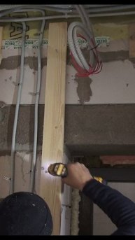 Крепёж доски к газобетону.