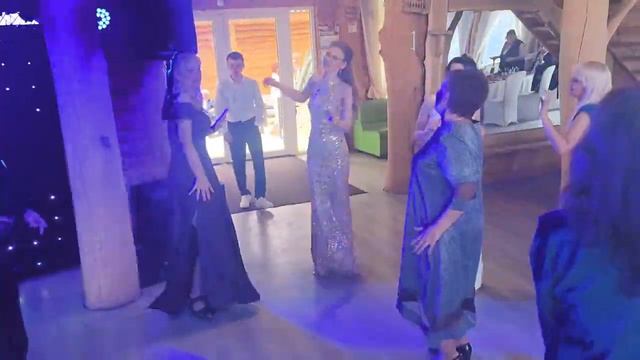 _Белые розы_ 25.04.25. _Франопольское городище_ 🥂.mp4