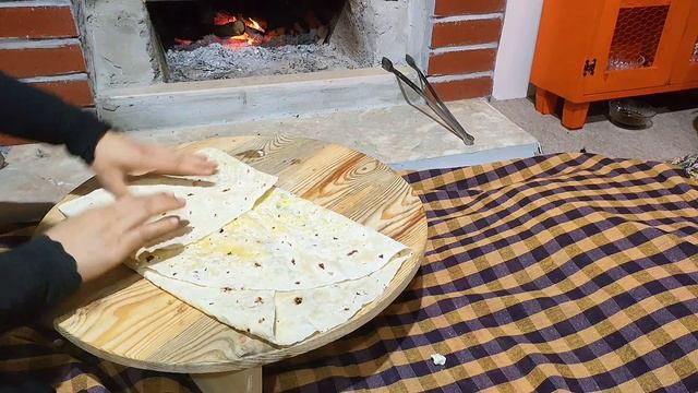 Yufka Ekmek ile Peynirli Börek Yapımı #tandırekmeği #köyyemekleri #köyhayatı